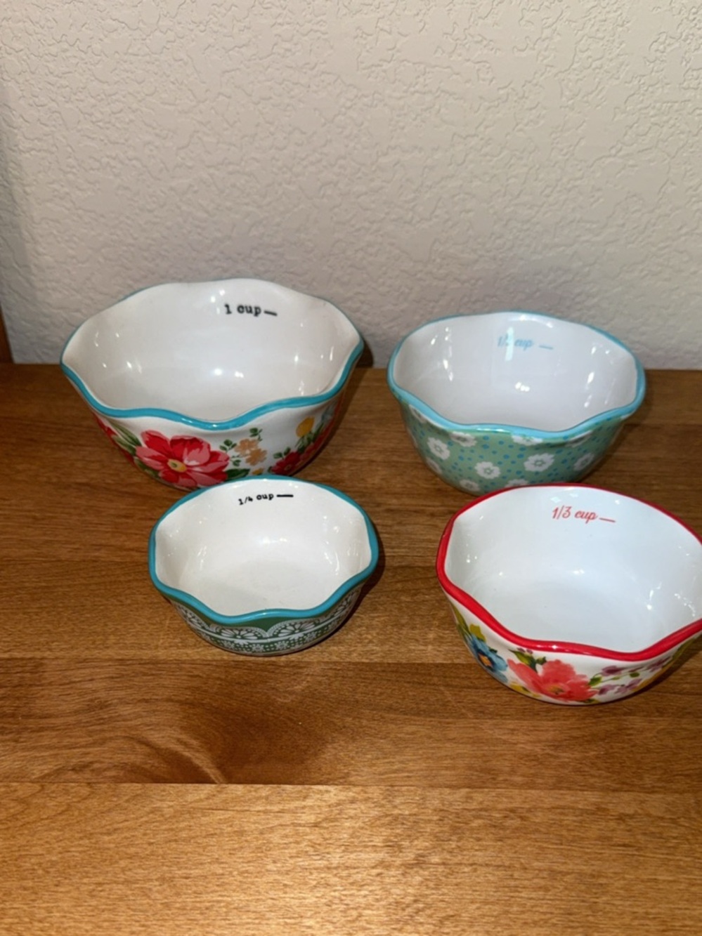VTG Pioneer Woman Nesting
Measuring Bowls Set of 4
Ceramic Floral Scalloped
Edge